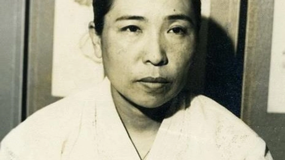 The sound is the life that blooms within the heart, a story that cries and laughs together