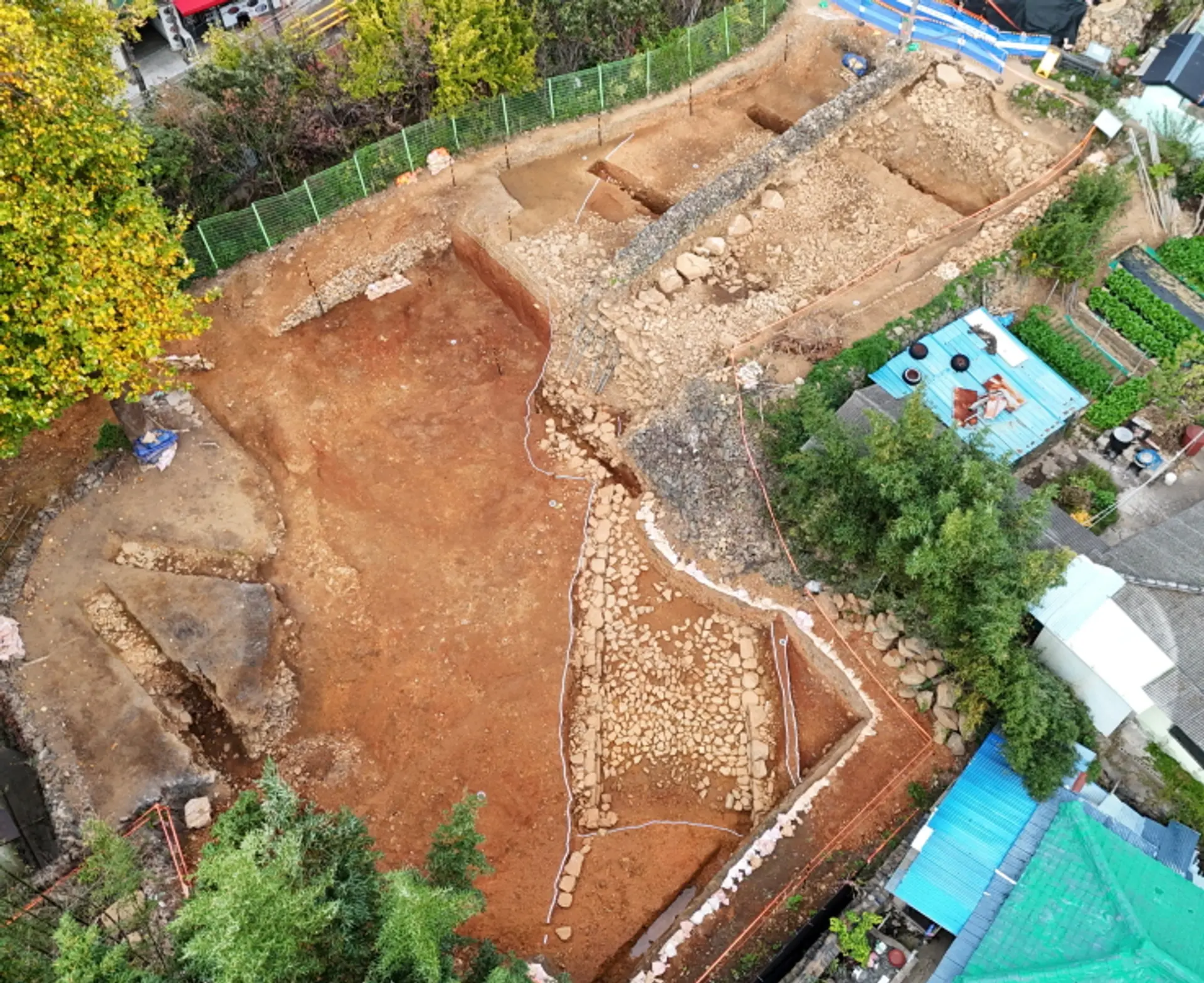 The Moat from 600 Years Ago Has Been Revealed Beneath Gijang Eupseong