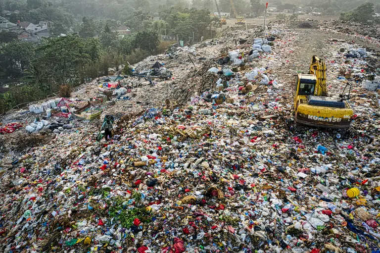Plastic Landfill /ⓒpixels Tom Fis